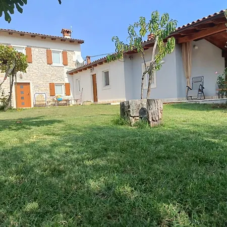 Lägenhet Casa Con Giardino Galižana
