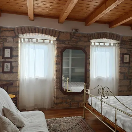 Casa Con Giardino شقة