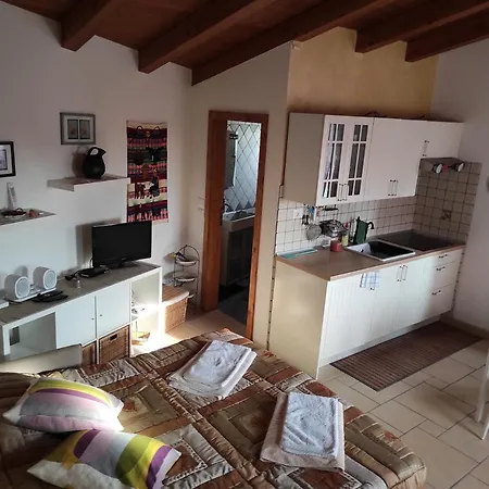 Lägenhet Casa Con Giardino Galižana