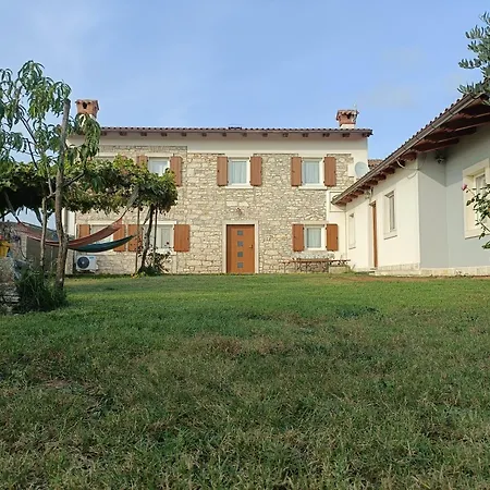 Lägenhet Casa Con Giardino Galižana